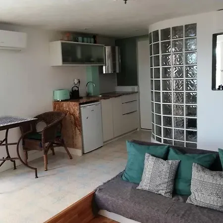 Lovely Studio, Terrace, Swim Pool, Nature, Relax!! *